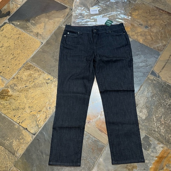 NWT L.L. Bean Slim Leg Favorite Fit Straight Rinsed Jeans Women’s 16 Reg - Picture 1 of 6